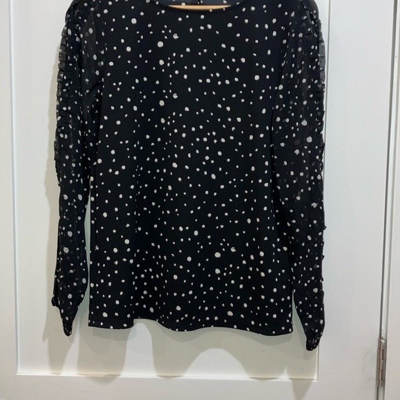 Ann Taylor Factory XS Black and White dotted top with long sleeves - Picture 7 of 15